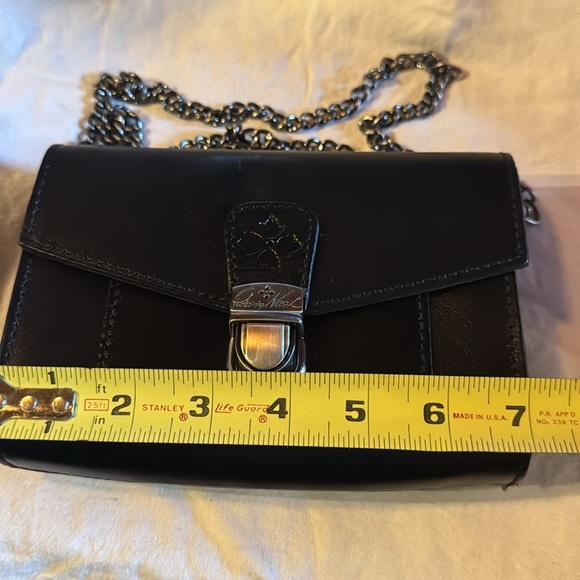 NWOT Patricia Nash Black Leather - Gunmetal Hardware- Crossbody Chain. - Picture 5 of 6